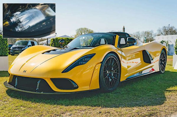 Venom F5 на Hennessey се предлага в четири форми &ndash; Coupe, Roadster (на снимката), Revolution Coupe и Revolution Roadster. Първата и третата бяха разпродадени светкавично. И четирите се задвижват от двигателя Fury - 6,6-литров V8 с двойно турбо.

При всяко приложение той произвежда 1817 конски сили, което прави Venom F5 най- мощният неелектрически сериен автомобил не само в САЩ, но и в световната автомобилна история